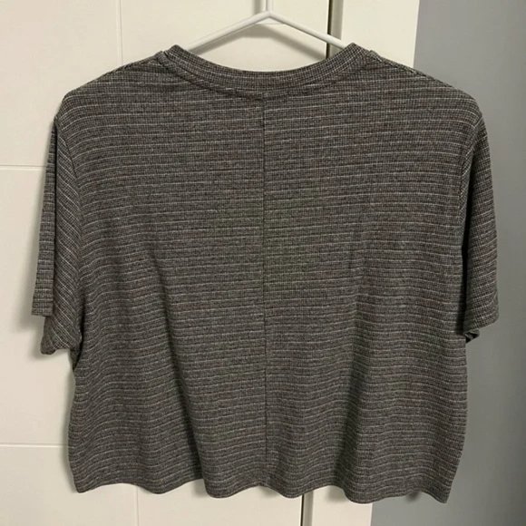 Brandy Melville Grey Waffle Knit Tee Shirt - Picture 4 of 4